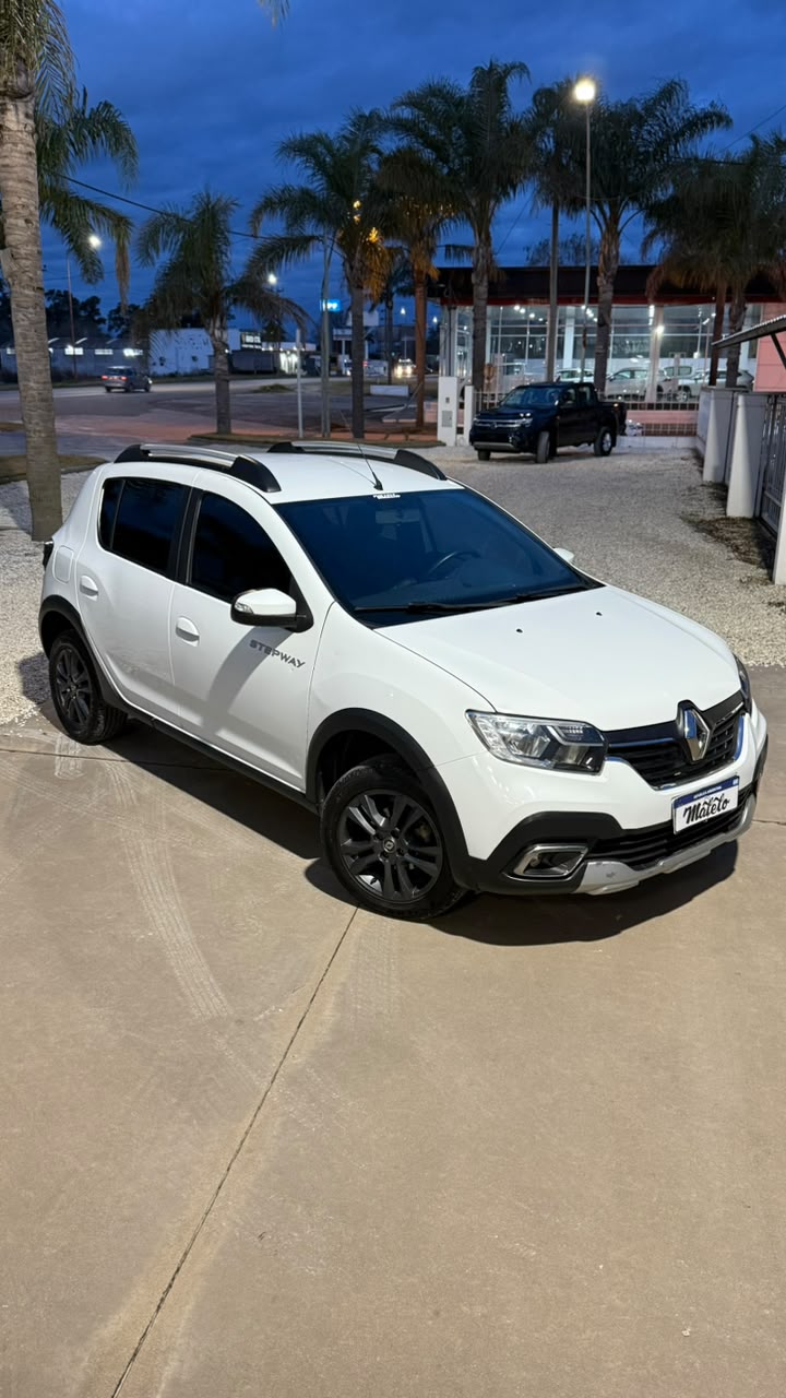 RENAULT - SANDERO  PH2 STEPWAY  INTENS   1.6  - AUTOMÁTICA - 2020